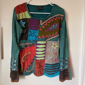 Super cute Rising International top - size X-Large